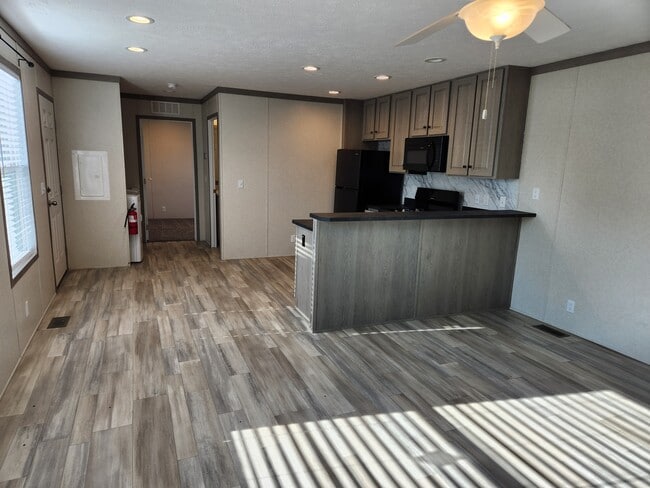 Photo - 100 W Arizona