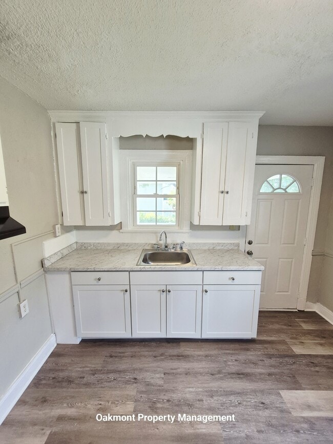 Photo - 3301 Nine Mile Rd