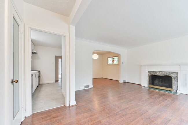 Photo - 2 Wingate Pl