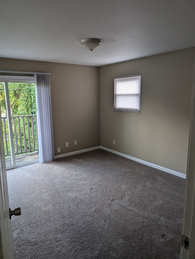 Photo - 140 Main Ave