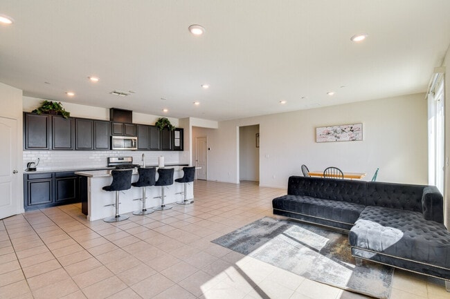 Building Photo - 1442 Copperfield Ave Unit ID1307252P