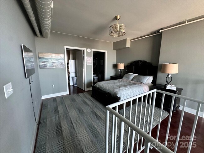 Photo - 215 N Pine St