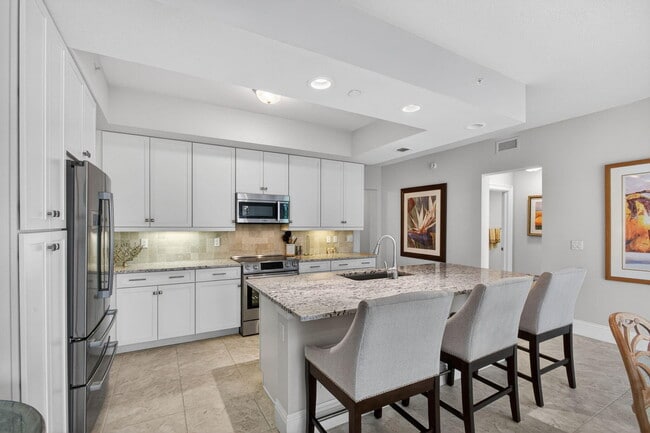 Photo - 834 Bay Colony Dr S