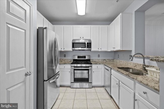 Photo - 4852 Eisenhower Ave Unidad 237