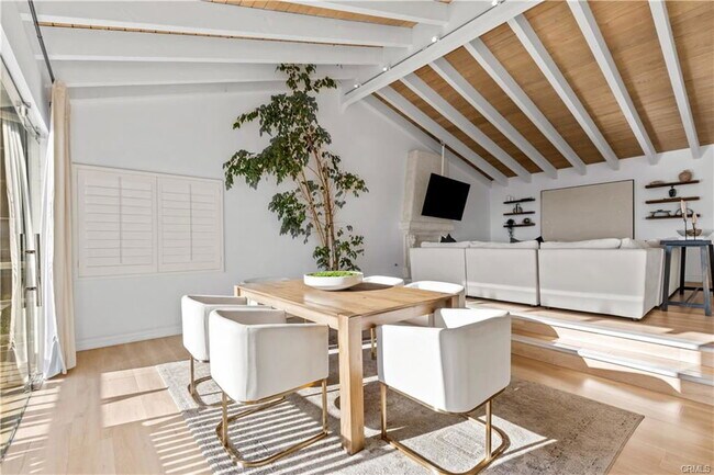 Photo - 2019 Sunset Plaza Dr House
