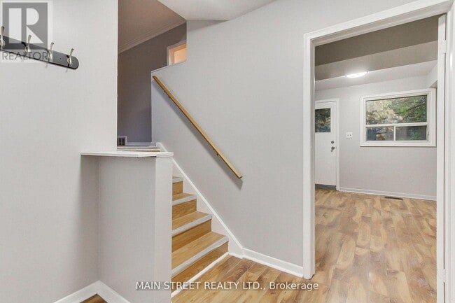 Photo - 364 Agar Ave