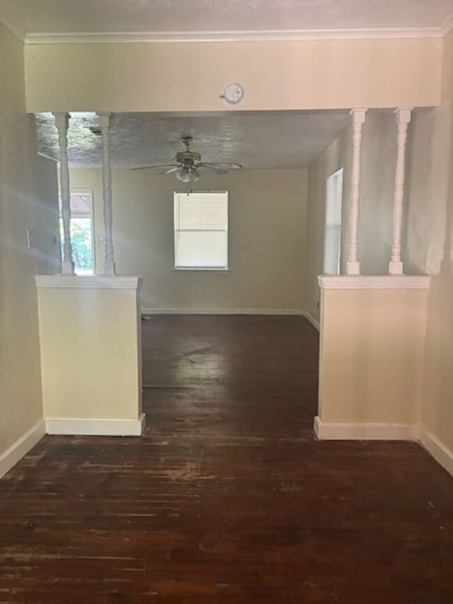 Photo - 5076 London Ln
