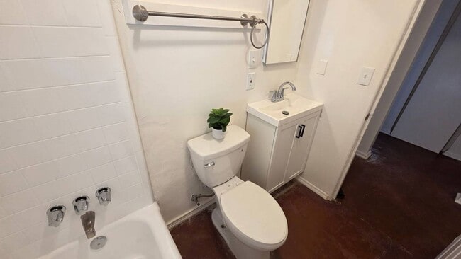 Photo - Recently Remodeled Gem! Steps Away from U of A Main Campus! Unidad Main House