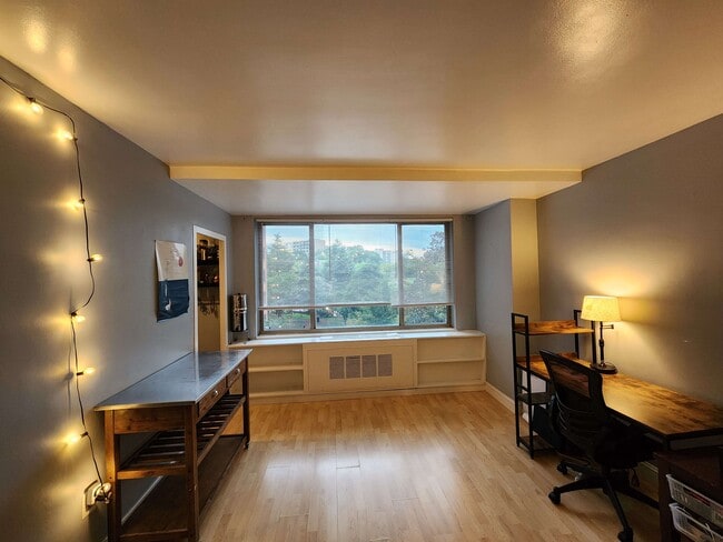 Building Photo - 1121 Arlington Blvd Unit 434