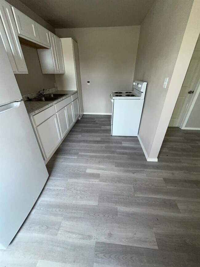 Photo - 1315 SW E Ave