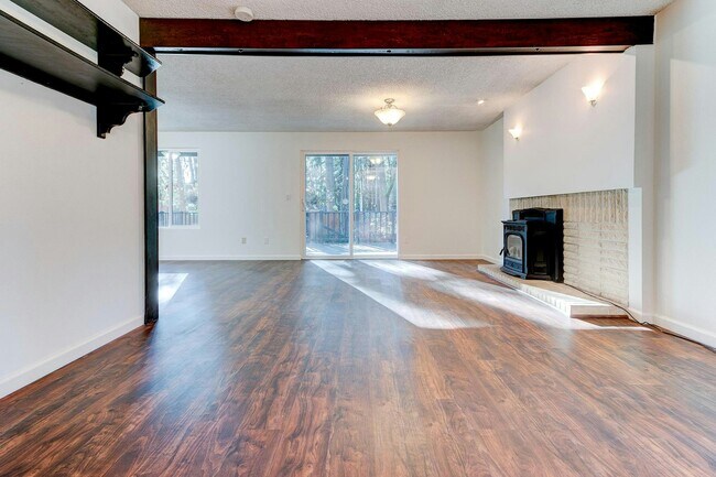 Photo - 4830 SW Dawn St