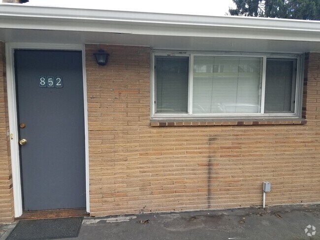 Building Photo - 852 HS CARLSEN Unit 852 Rental