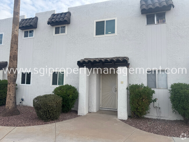 Building Photo - Completely remodeled Scottsdale home for rent