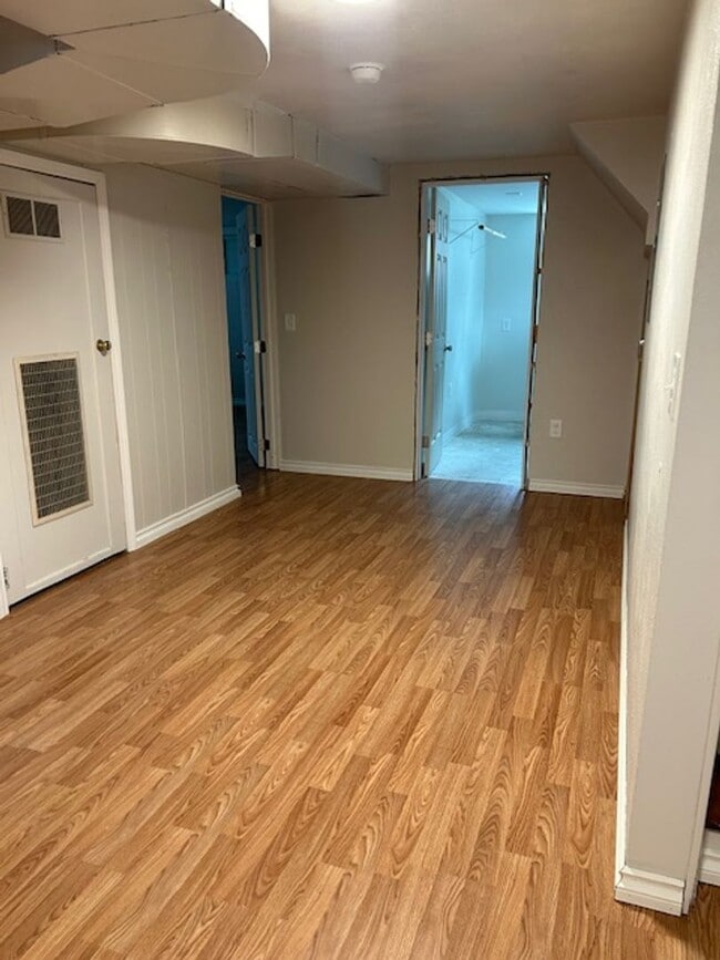 Photo - 934 Custer Ave