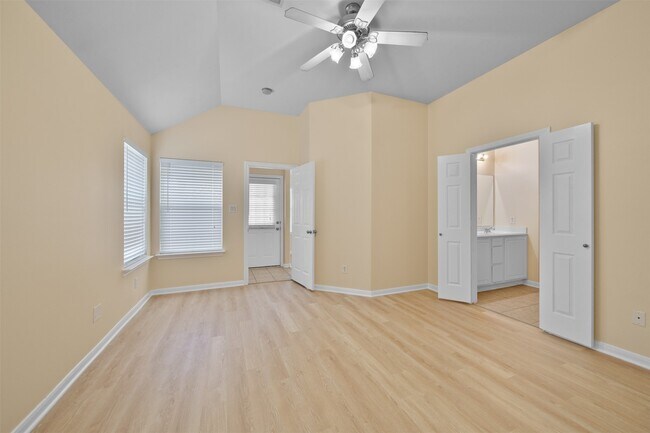 Photo - 12119 Lakewood Villa Dr