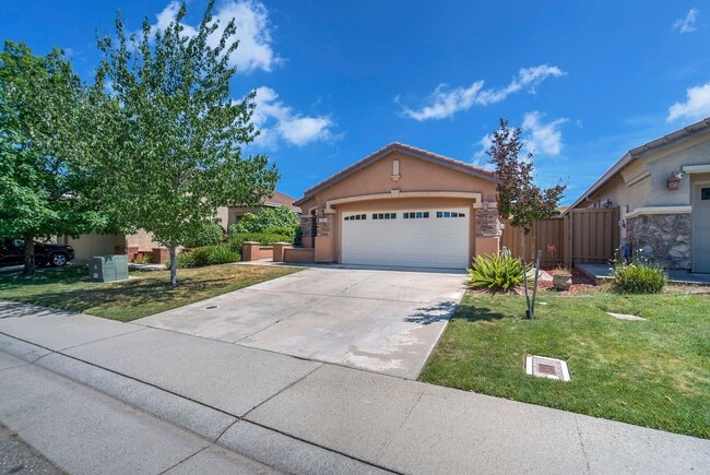 Photo - 2066 Horseshoe Glen Cir House