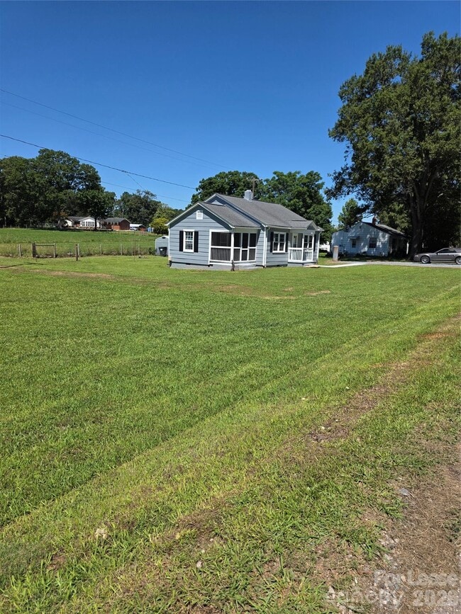 Photo - 1318 Baucom Rd