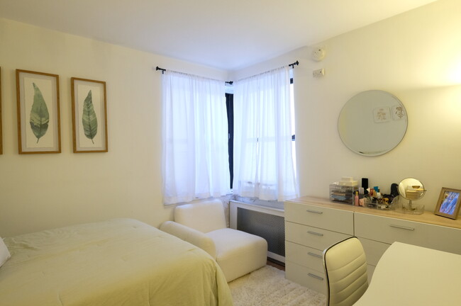 Photo - 1420 York Ave