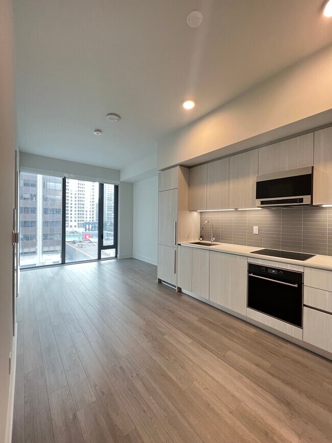 Photo - 3904-8 Cumberland St Toronto ON M4W 0B6 Unit 3904