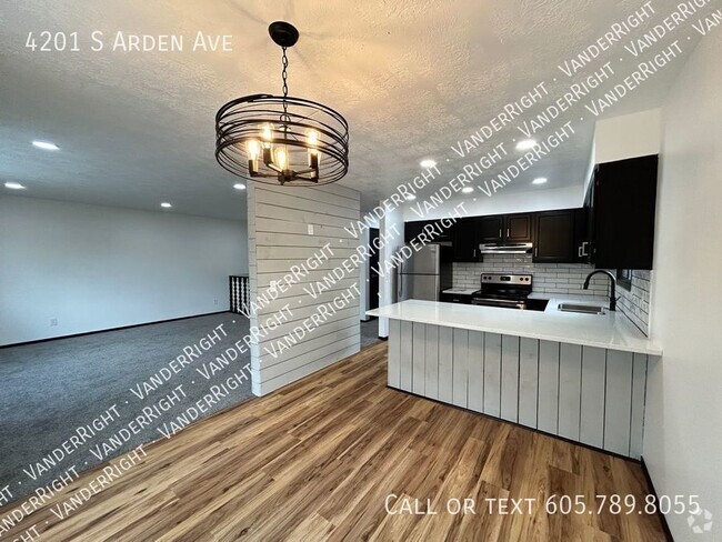 Building Photo - 4201 S Arden Ave Rental