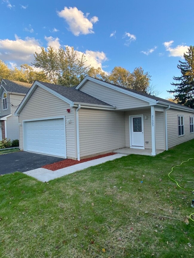 Photo - 21305 W Ridge Rd House