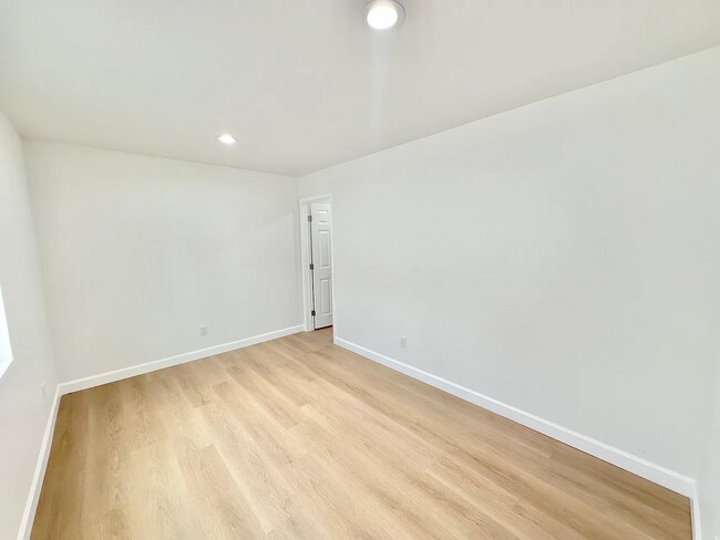 Photo - 10720 1/2 Charnock Rd
