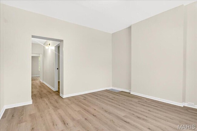 Photo - Russell Blvd -4045 Unit Russell Blvd -4045 2nd Fl