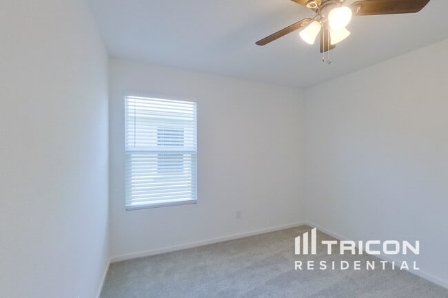 Photo - 807 Ginkgo Wy