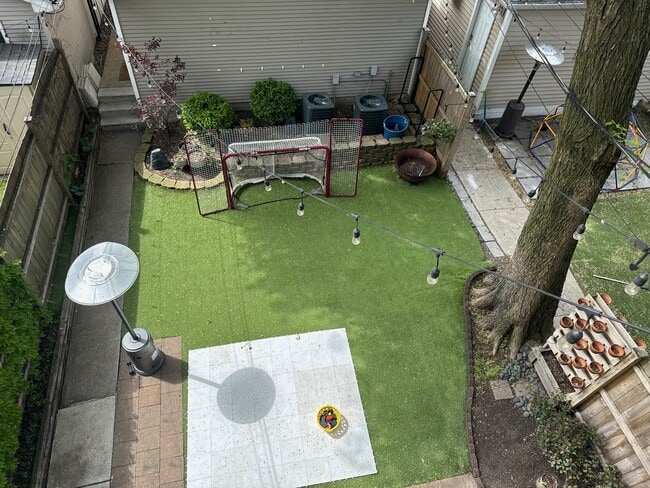 Photo - 1709 W Fletcher St Unit #1