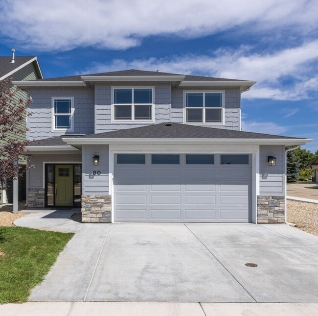 Building Photo - Beautiful Newly built 3 bedroom / 2 bath i... Rental