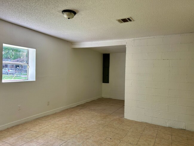 Photo - 2508 Quinton St