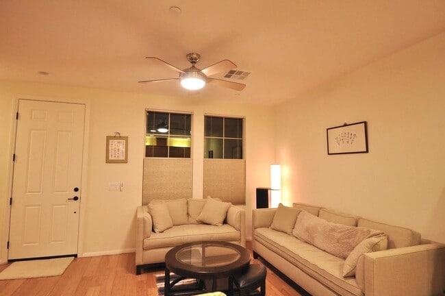 Building Photo - AVAILABLE JULY~ WONDERFUL CARMEL VALLEY 2BD/2.5BA CONDO! Only $3,595/mo! Unit 28