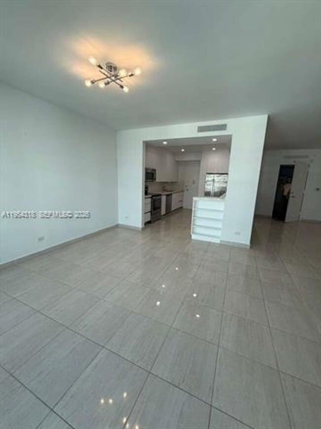 Photo - 5055 Collins Ave Unit 5055 Collins Ave appt 12B
