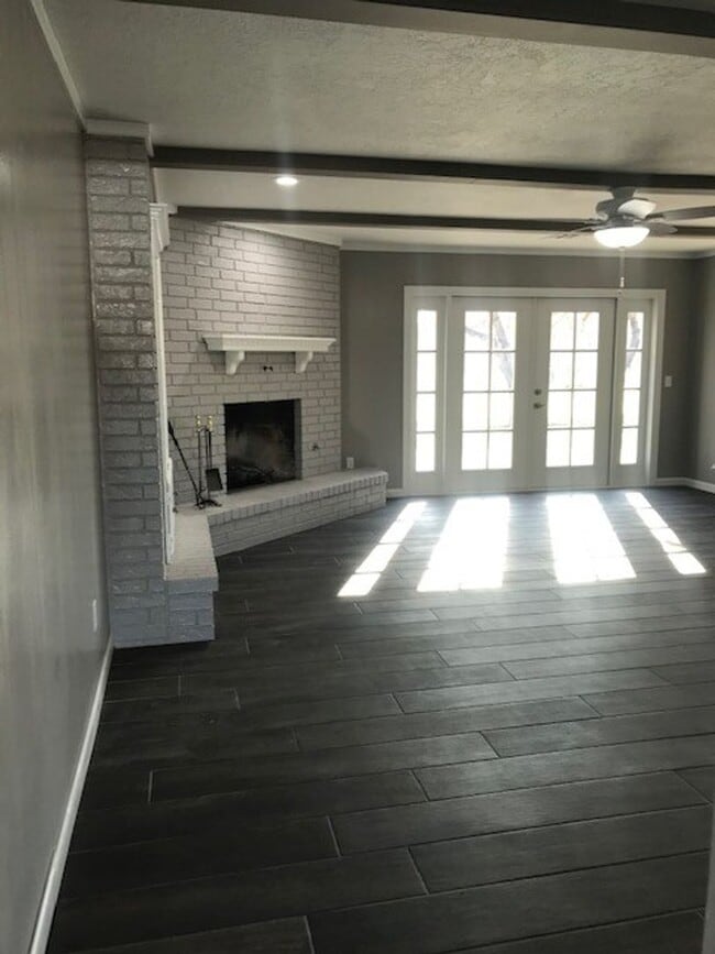 Photo - Newly Updated - Granite Counters - 4 Bd/3 Ba - Spacious