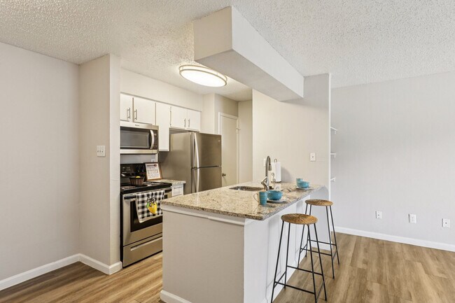 Claro Court Apartments