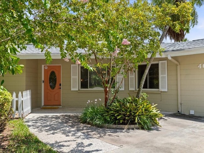 Photo - 460 Magellan Dr