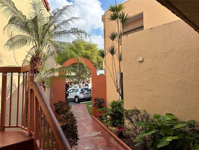 Photo - 10229 NW 9th St Unidad 202