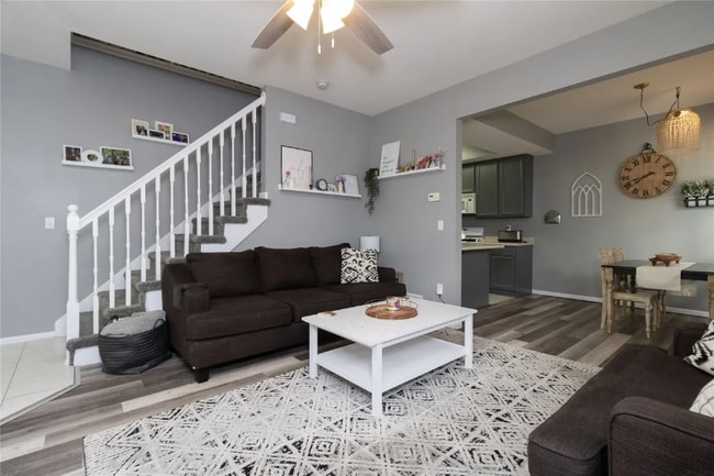 Photo - 2100 Meadow Chase Ln