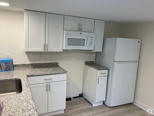 Building Photo - 112 E Hazel Ave Rental