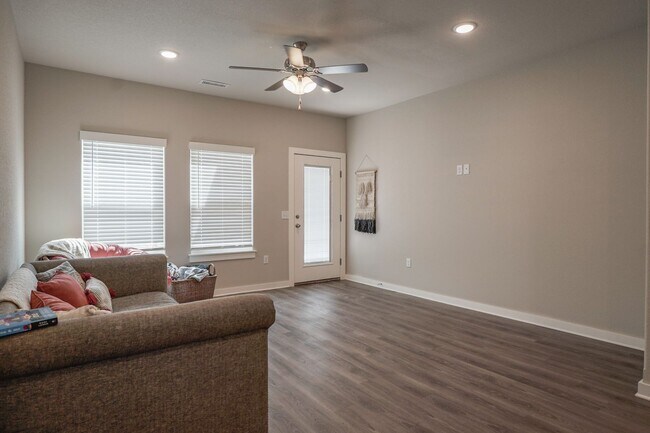 642 N Littleleaf Ter
