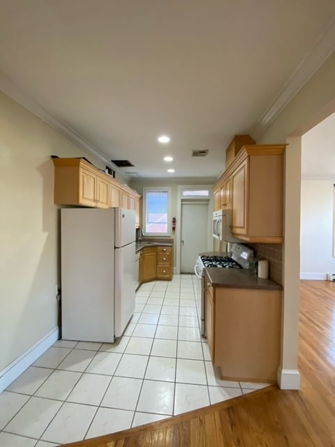 Photo - 465 Bedford Rd