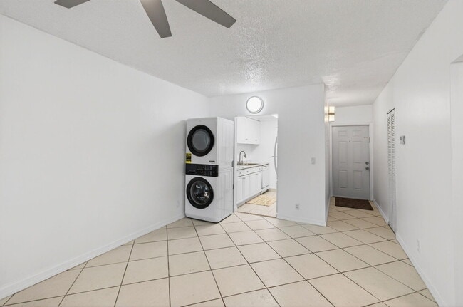 Building Photo - 500 SW 2nd Ave Unit 111