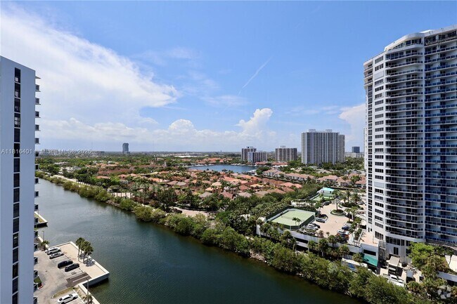 Building Photo - 20515 E Country Club Dr Unit 1841 Rental
