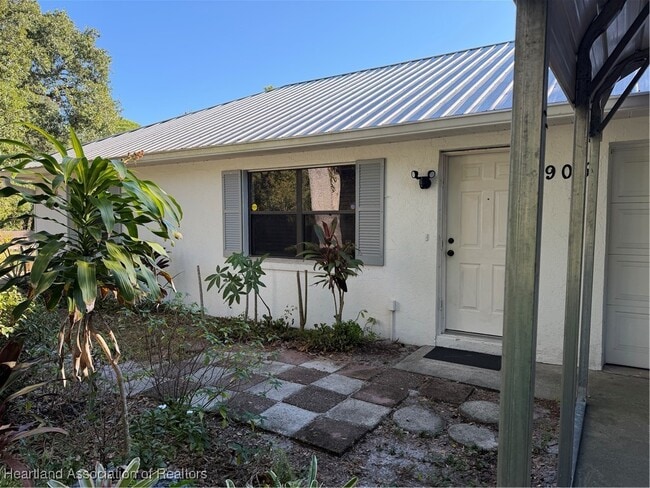 Photo - 905 Larkspur St