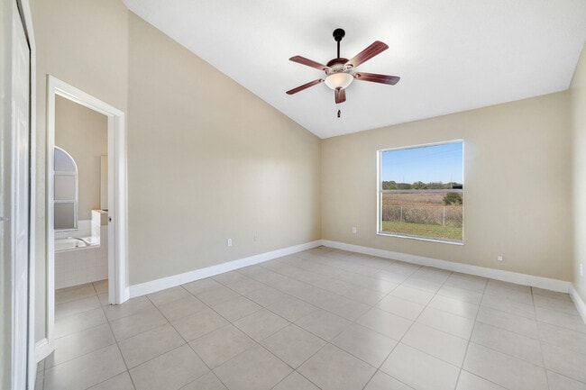 Photo - 336 Grovepark Dr