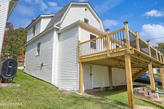 Photo - 937 Pleasant View St