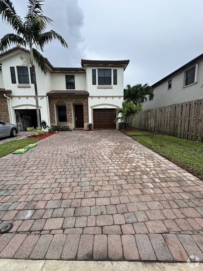 Building Photo - 11378 SW 234th St Rental