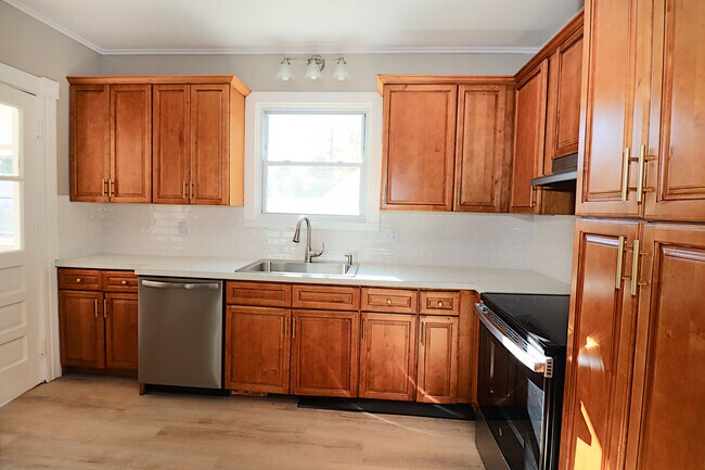 Photo - 154 Hawthorne Ave