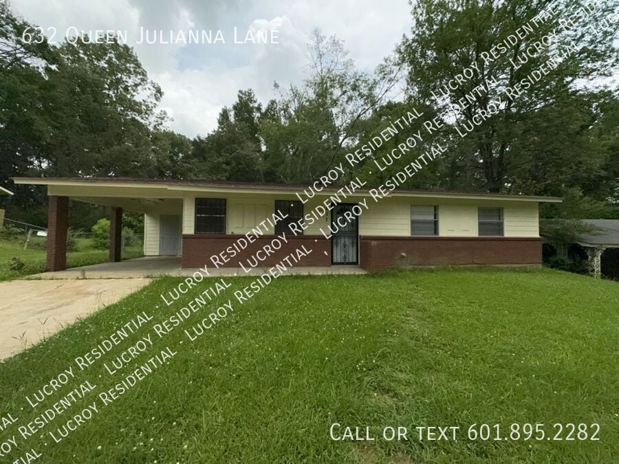 Photo - 632 Queen Julianna Lane-