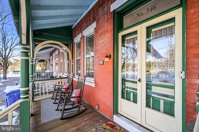 Photo - 346 E Union St